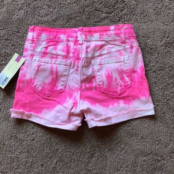NWT Kids Pink tie dye jean shorts - Picture 5 of 5